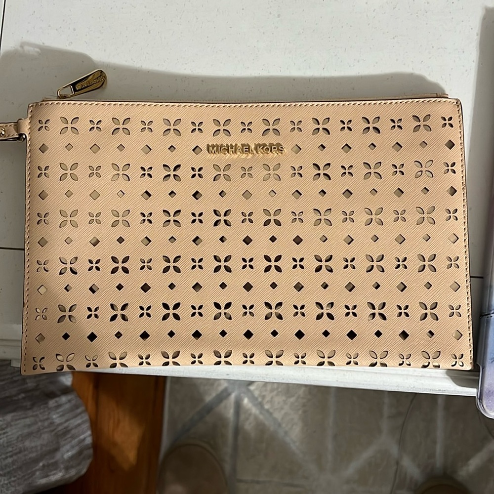 Michael Kors Lg Wristlet